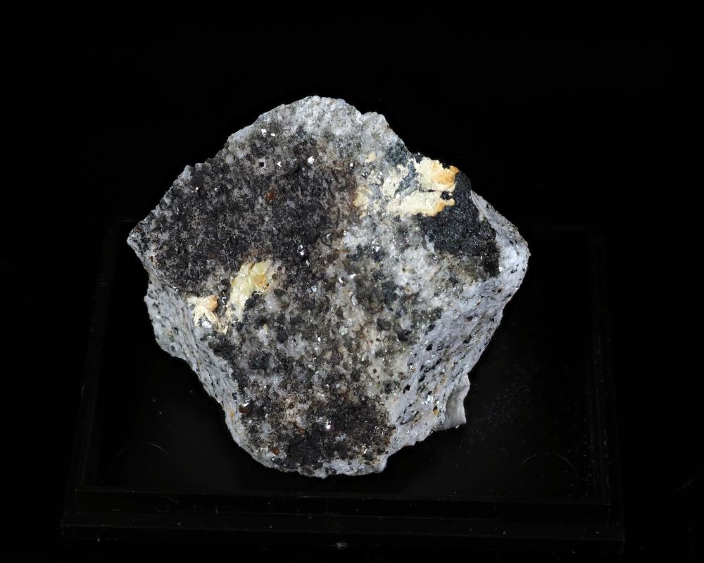 Asbecasite